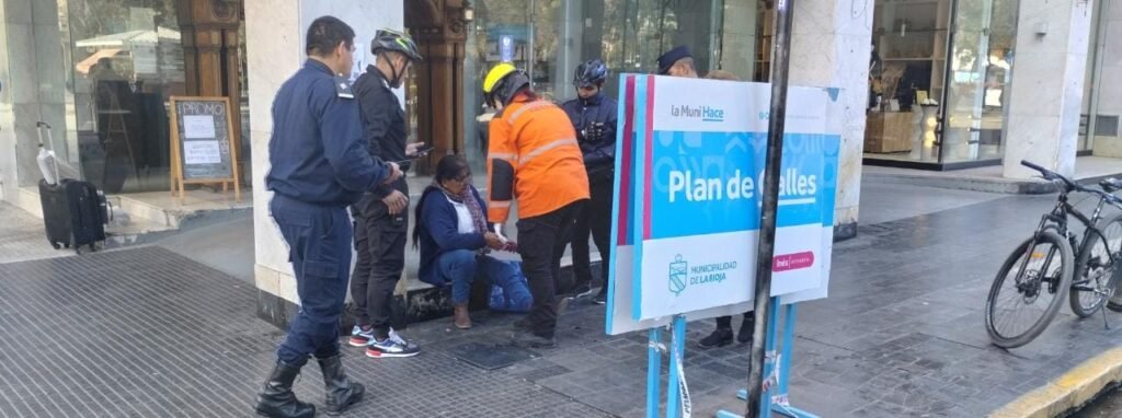 Motociclistas chocaron en pleno centro capitalino: sufrieron heridas leves WhatsApp Image 2023 08 10 at 12.12.36 PM
