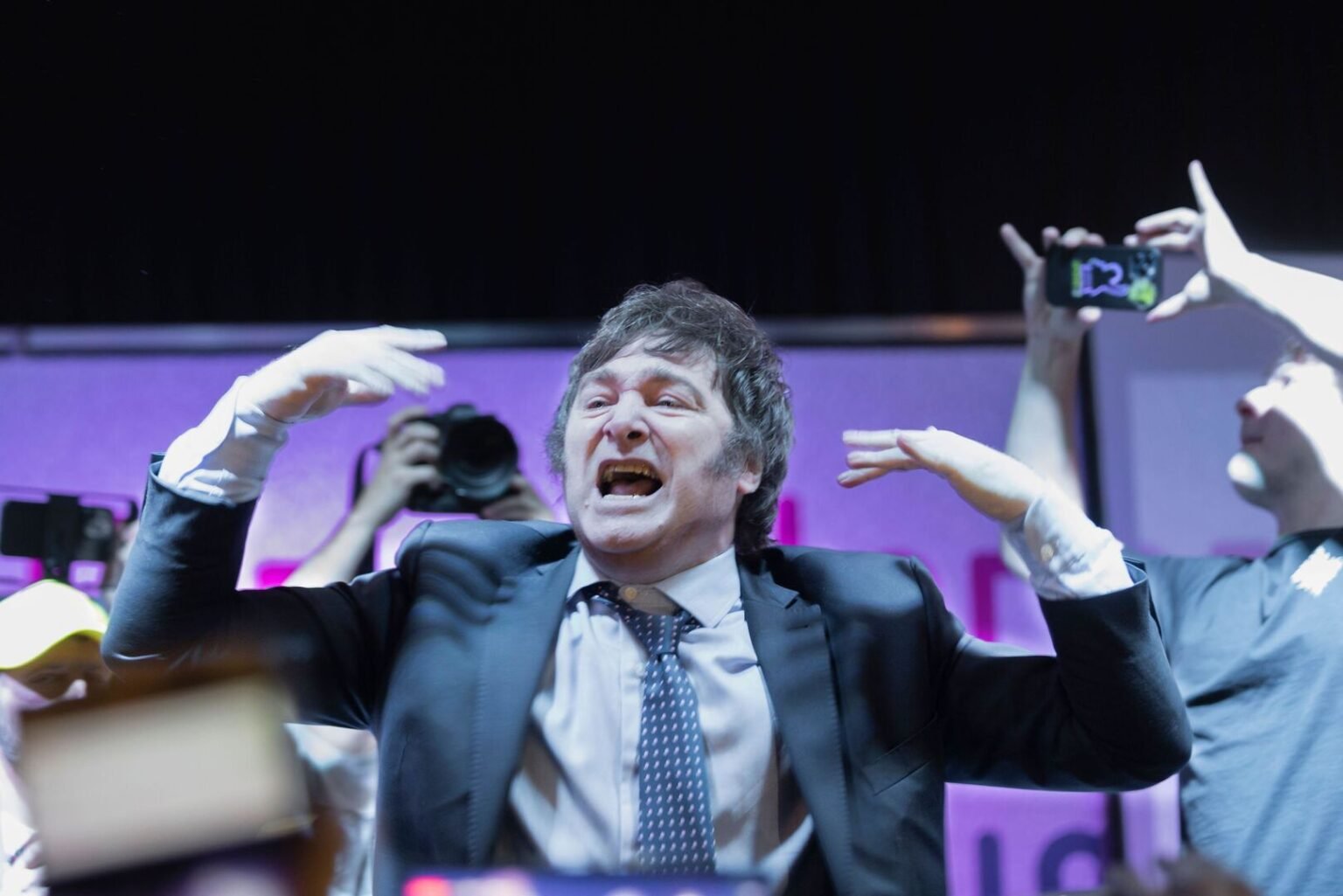 Tras la escalada del dólar, Alberto Fernández denunció a Milei por «intimidación pública» milei