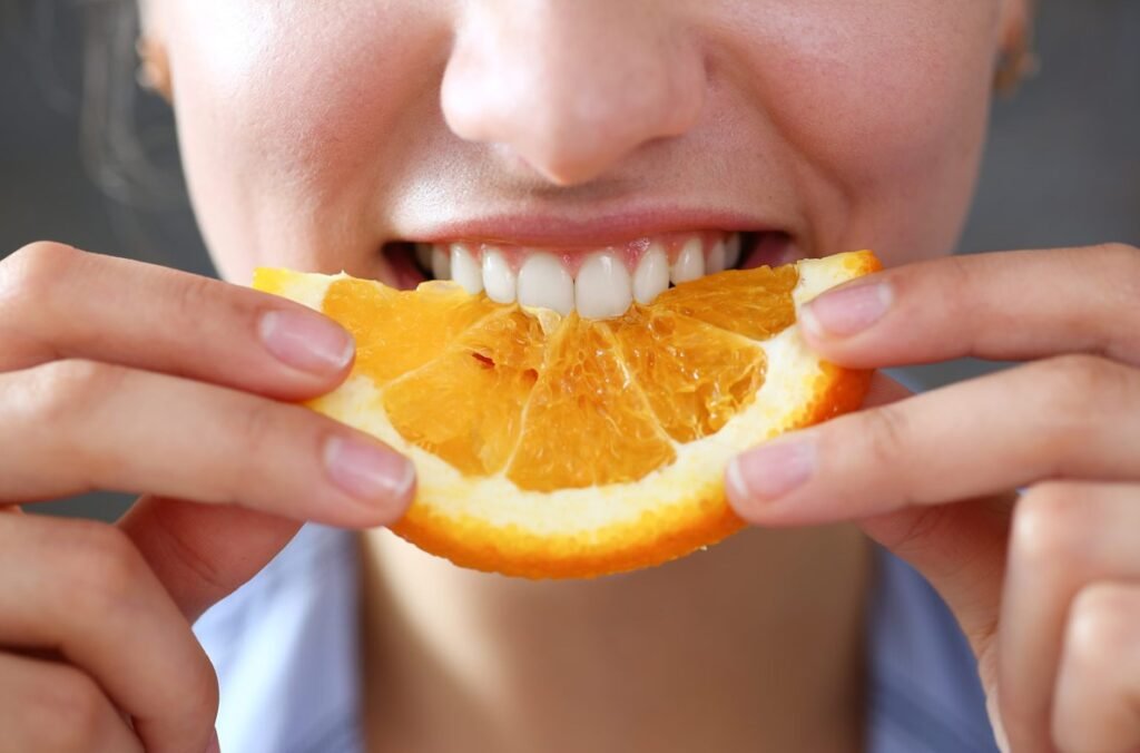 Los 10 beneficios de la fruta que es rica en vitamina B12 y se recomienda consumir con frecuencia naranja