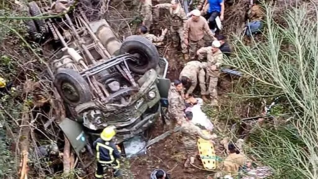 El Gobierno decretó dos días de duelo nacional por la muerte de los soldados en San Martín de los Andes Accidente Neuquen Soldados