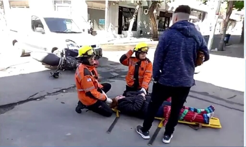 Fuerte choque en el centro dejó una mujer con múltiples heridas WhatsApp Image 2023 09 15 at 10.36.58 AM