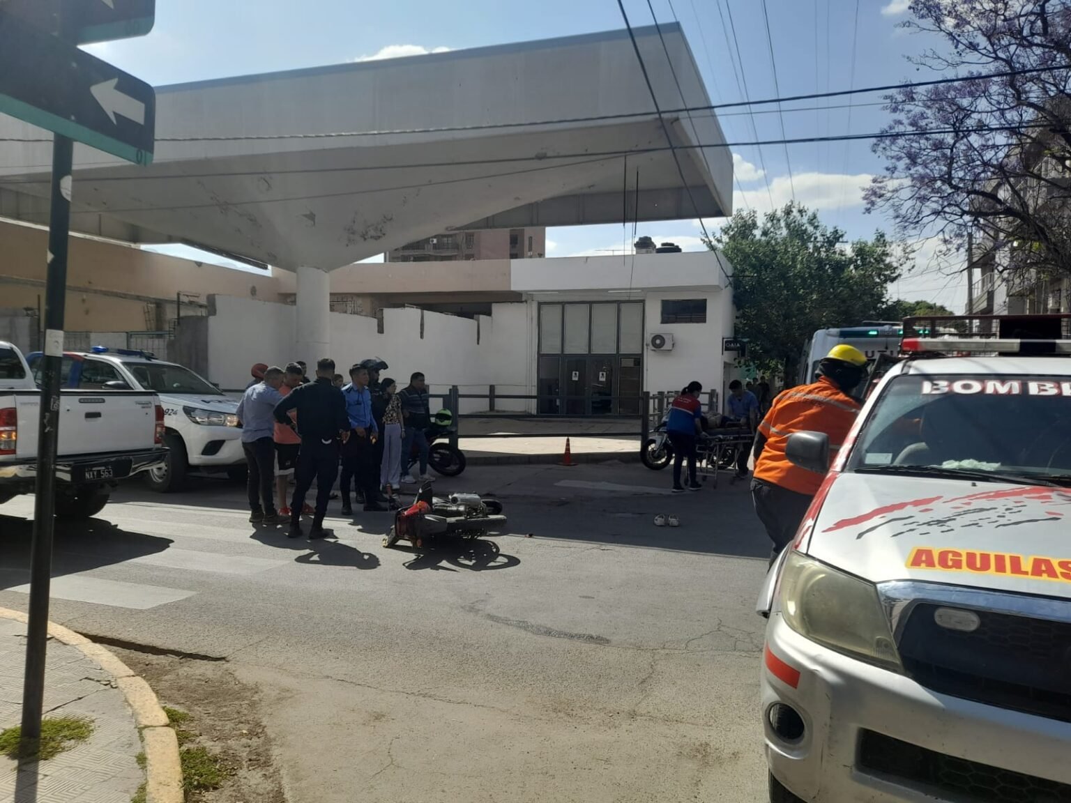 Motociclista sufrió heridas de consideración tras chocar contra una camioneta WhatsApp Image 2023 09 25 at 5.47.58 PM