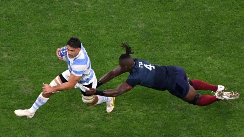 Los Pumas sufrieron con su juego y la efectividad de Inglaterra en el debut los pumas m