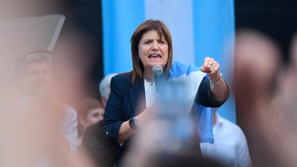 «Todo fiscal que vaya a cuidar los votos se tiene que poner el cuchillo entre los dientes», señaló Bullrich bullrich