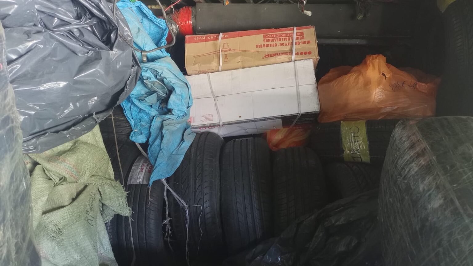 Interceptaron más de 140 cubiertas de contrabando cuyo destino era La Rioja gendarmeria