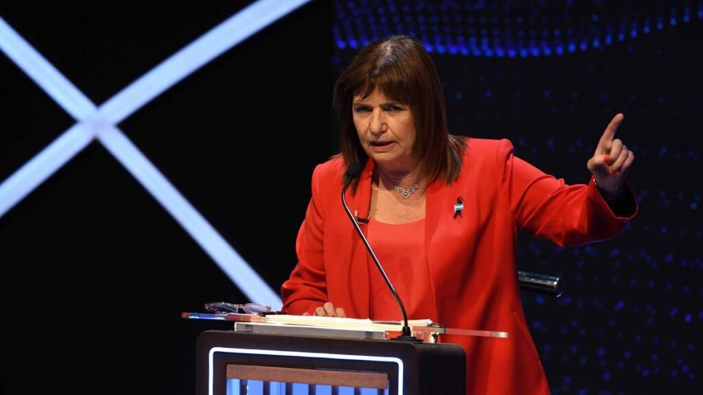 Bullrich sobre el botellazo a Milei: «El que las hace, las paga» pato