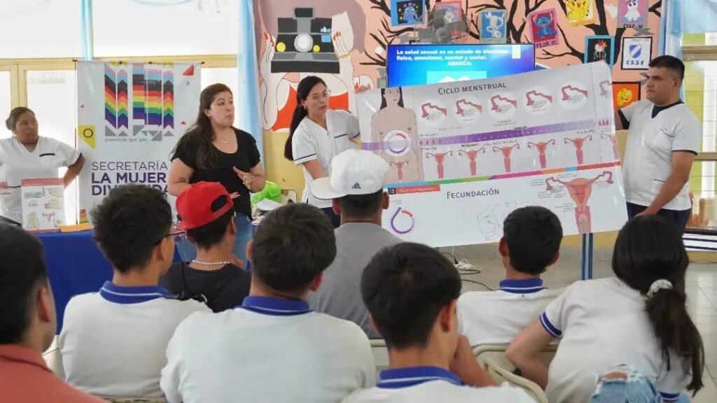 Concretaron taller de Gestión Menstrual en el Colegio Provincial N°9 399577604 656933886622106 5248789938147591330 n