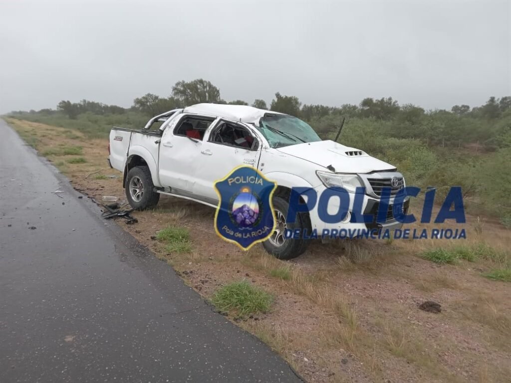 Cuatro personas salieron ilesas tras un espectacular vuelco en Ruta 79 405346923 932616088260495 3880094049300633759 n