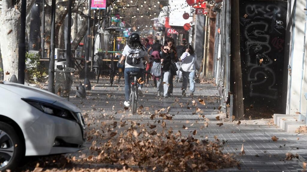 En Mendoza suspenden las clases por el viento Zonda 64d4c57889c59 1200