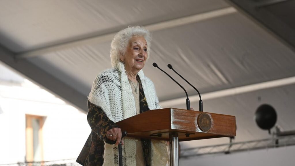 Carlotto consideró como «siniestro» a Milei y reiteró su apoyo a Massa carloto