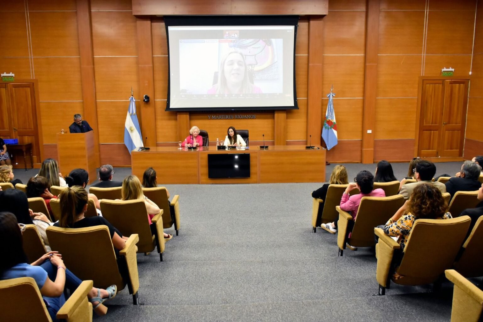 charla debate violencia digital 1