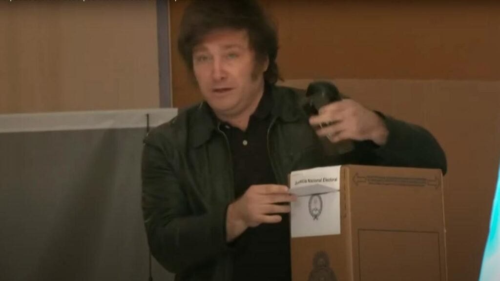 Javier Milei: “Estamos muy tranquilos, ahora que hablen las urnas” voto milei