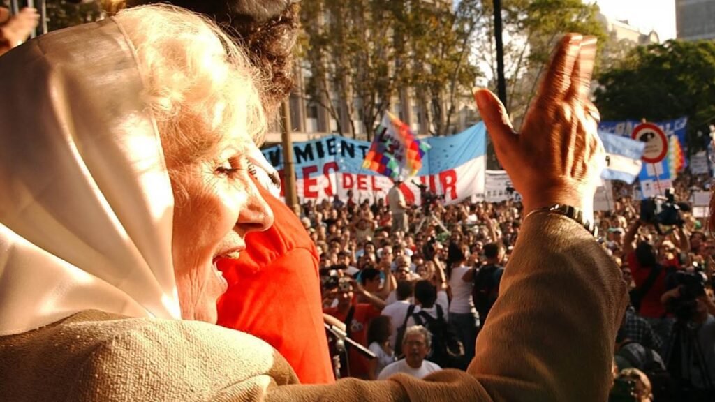Abuelas de Plaza de Mayo: «No al DNU inconstitucional. Protestar es un derecho» 6352ff2d51998 1200