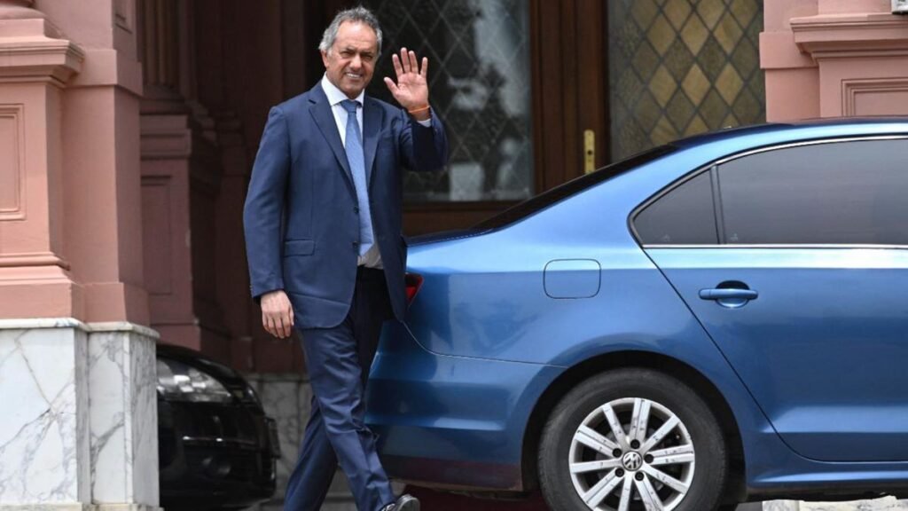 El presidente Milei recibió a Scioli en la Casa Rosada 657b626d9da05.12.2023 foto victoria gesualdi 1200