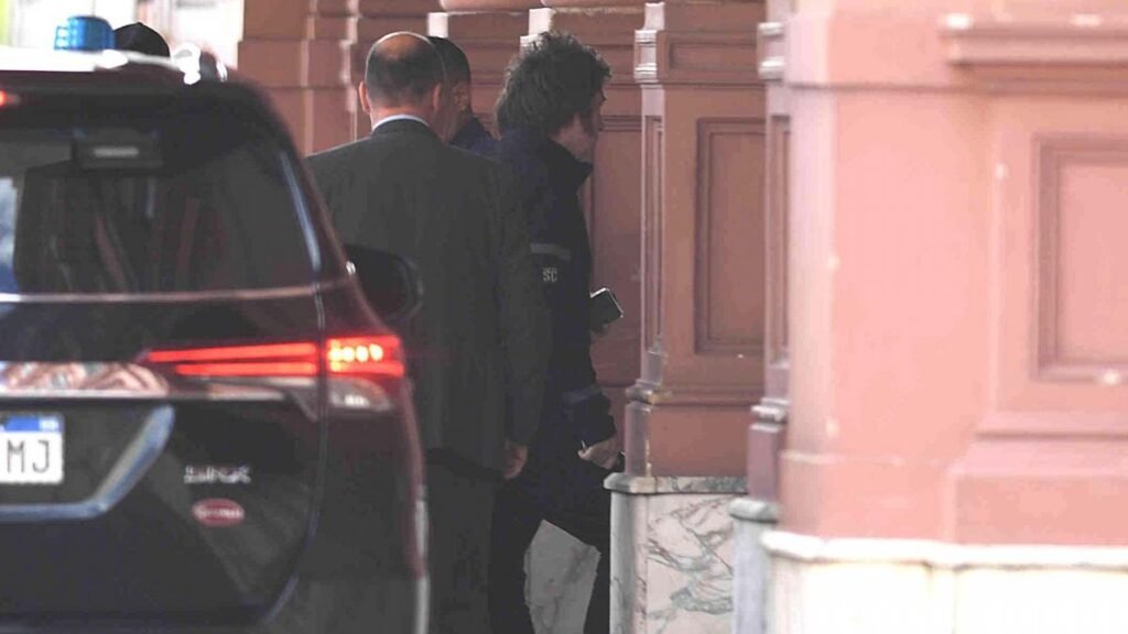 Milei repasó la agenda de gestión en una reunión de Gabinete 658576a466f3a 1200