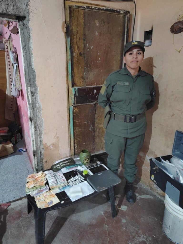 Detuvieron a dos personas en el marco de una investigación por narcomenudeo en La Rioja la rioja narcomenudeo 2