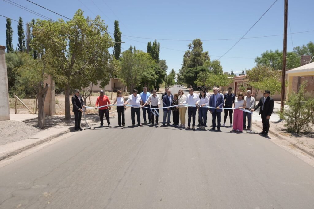 Quintela inauguró cuatro kilómetros de asfaltado que une los barrios Bella Vista y Rivadavia WhatsApp Image 2024 01 04 at 8.40.45 PM