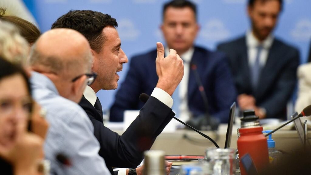 La UCR anunció que dará quórum para debatir la ley ómnibus, pero no quiere «circos romanos» diputados 3