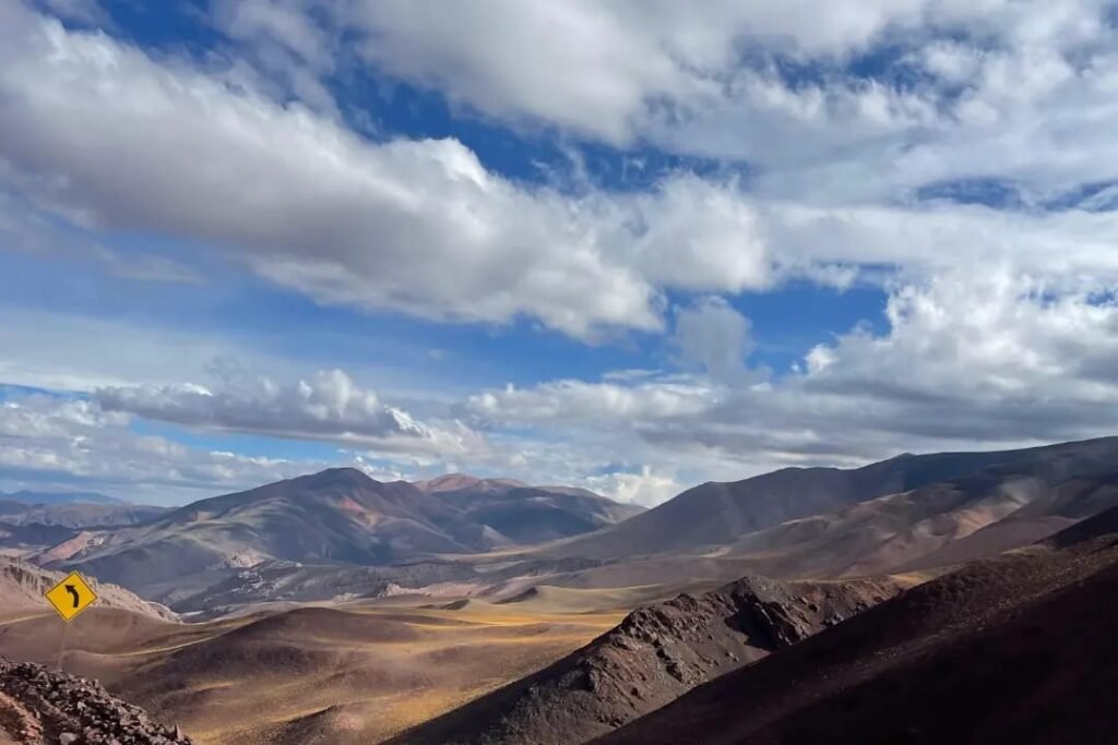 Continúan las tareas para la reapertura del Paso Internacional de Pircas Negras IMG 20240210 WA0050