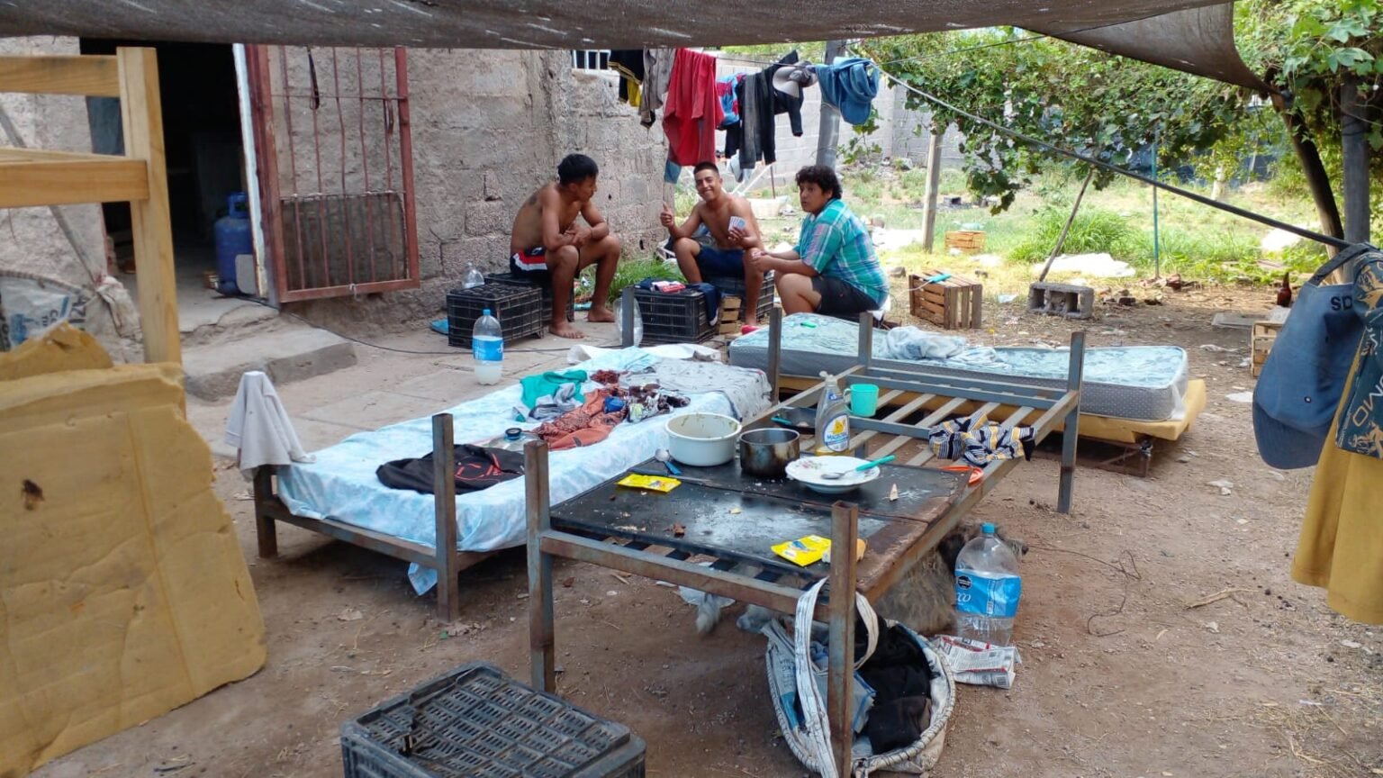 Constatan pésimas condiciones laborales de trabajadores en una finca de Capital IMG 20240212 WA0004