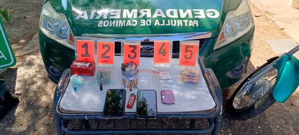 Detuvieron a un motociclista que transportaba marihuana, cocaína y pastillas de ansiolíticos e08ef86a 1be1 4112 bef3 9fdd030c6f20