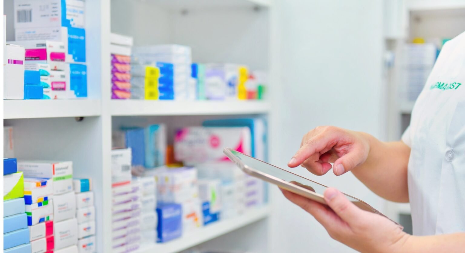 La compra de medicamentos cayó casi 20% en enero por la disparada de precios fefcam farmacias