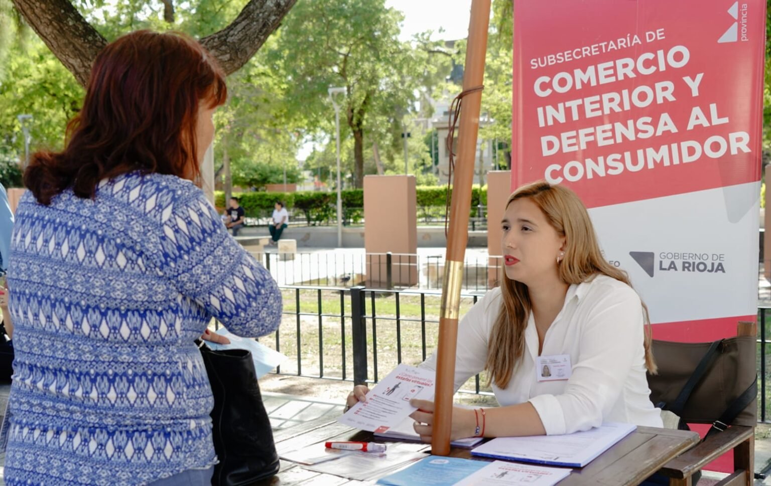 Defensa al Consumidor realizó un arduo trabajo en la capital y en el interior de la provincia para asesorar a los usuarios IMG 20240316 WA0006