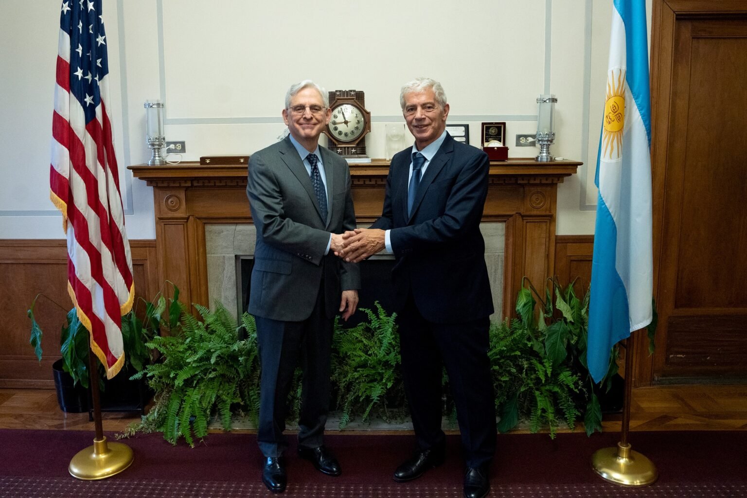 El ministro de Justicia viajó hasta Estados Unidos: pidió capacitar jueces y fiscales 20240420 210724