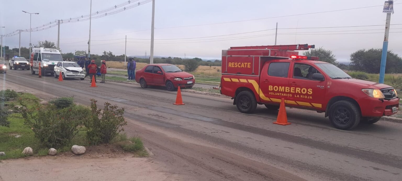 Seis personas resultaron ilesas tras un choque en cadena en Avenida Ortiz de Ocampo WhatsApp Image 2024 04 03 at 9.09.22 AM