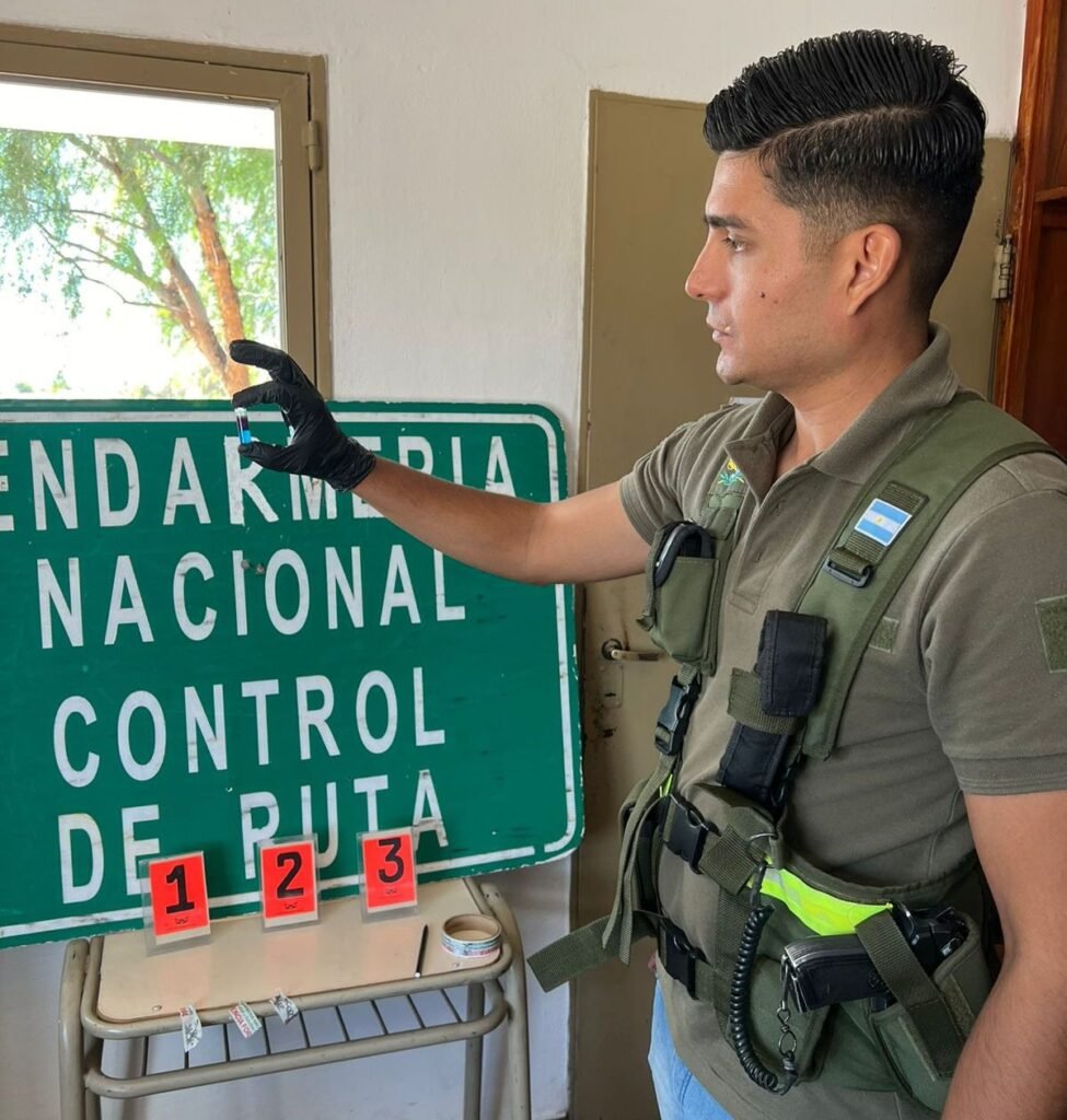 Gendarmería secuestró estupefacientes y detuvo a un ciudadano en Sanagasta WhatsApp Image 2024 04 07 at 10.39.34 PM