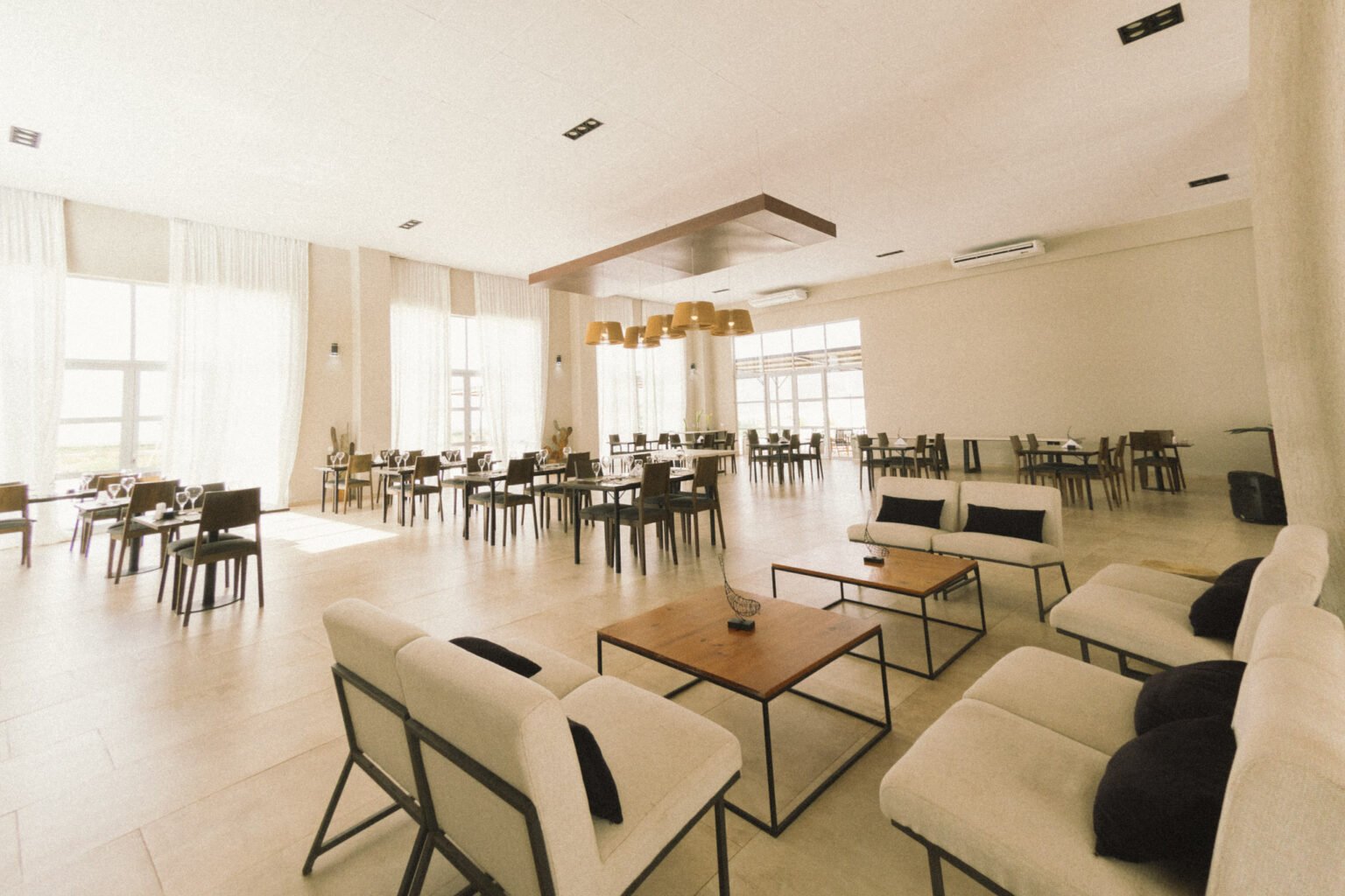 Turismo intervendrá el hotel «Entre Viñedos» de Los Sauces asignado a Azzarelli hotel entre vinedos