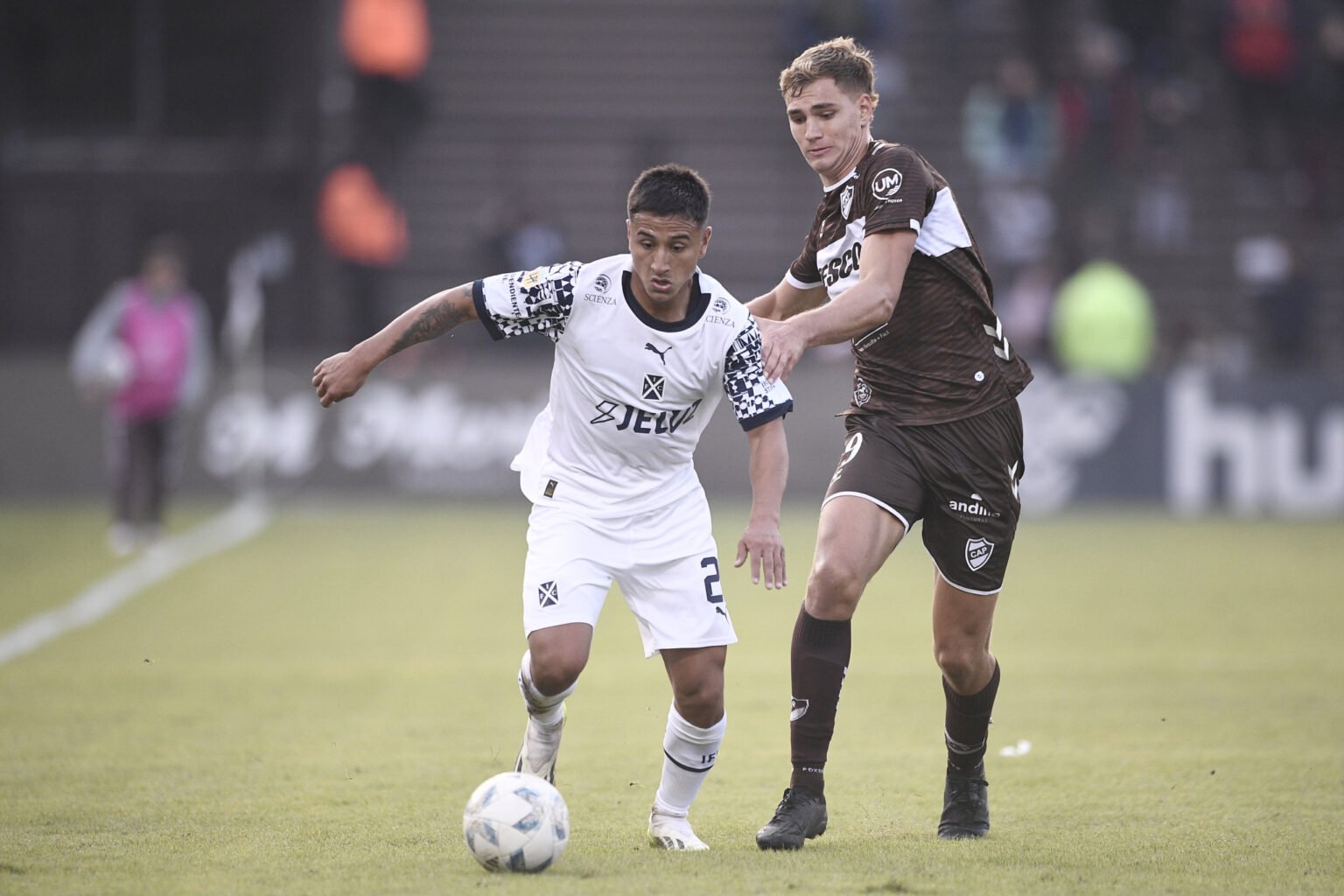 En el último partido de Carlos Tevez como DT, Independiente no pudo con Platense: empataron 0-0 20240519 180457