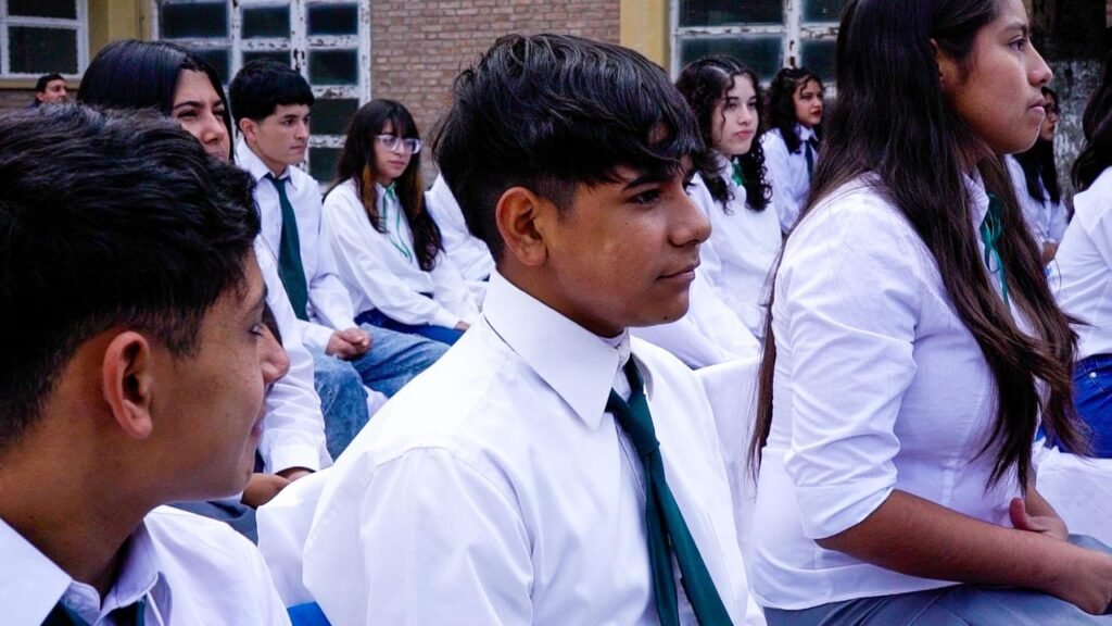 Más de 6 mil estudiantes secundarios de La Rioja prometieron Lealtad a la Constitución 1 IMG 20240504 WA0012