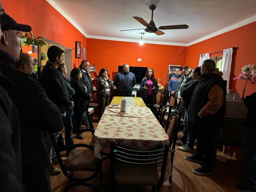 López se pronunció contra el Cierre de Oficinas del Correo en Los Llanos Riojanos despedidos del correo