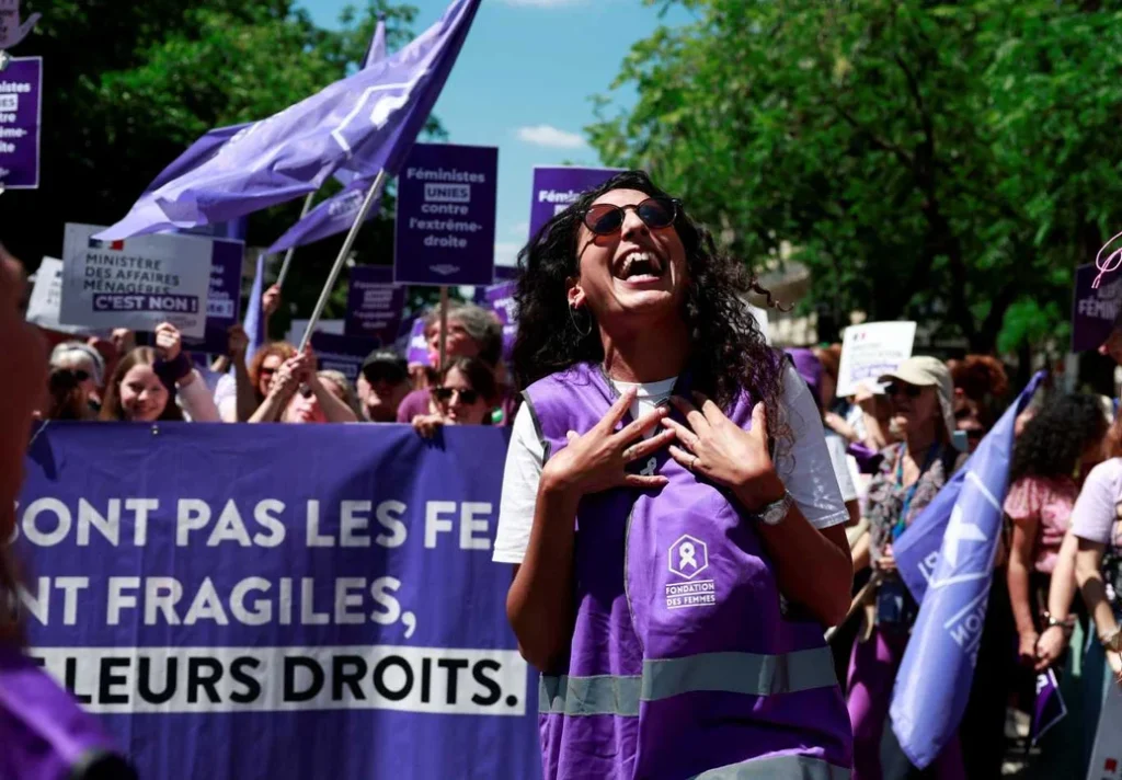 Multitudinaria manifestación feminista contra la ultraderecha en Francia 720 20