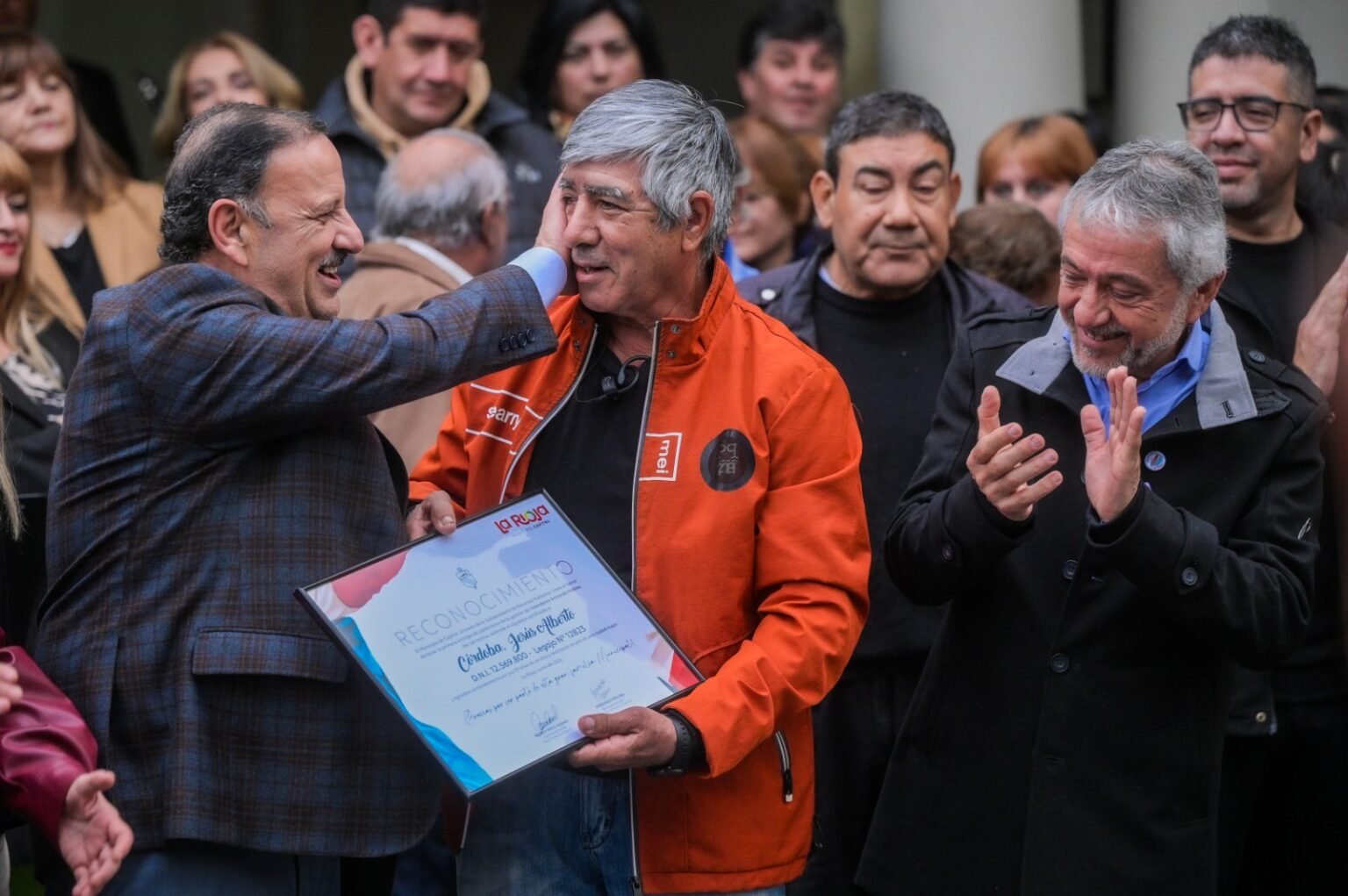 Quintela y Molina reconocieron la labor de empleadas y empleados municipales que se jubilan WhatsApp Image 2024 06 14 at 12.14.24 PM