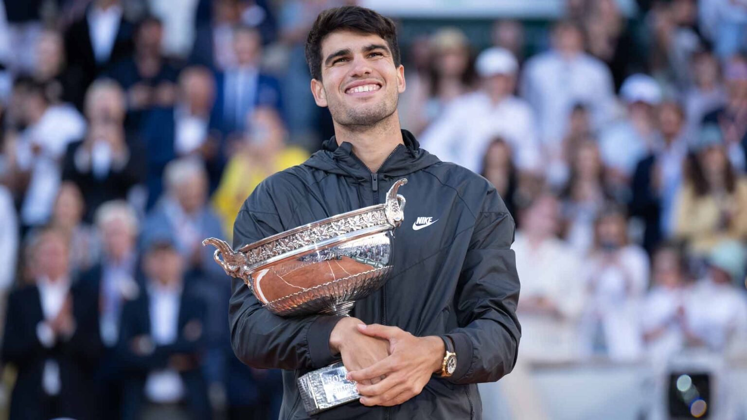 alcaraz roland garros 2024 trophy