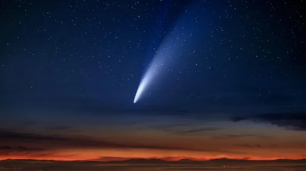Un raro cometa que aparece cada 26 mil años se verá en cielo argentino cometa