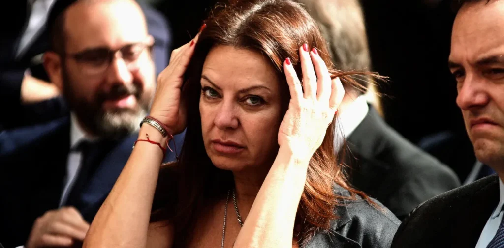 multimedia.normal.955f3173bf8027a0.U2FuZHJhIFBldHRvdmVsbG9fbm9ybWFsLndlYnA