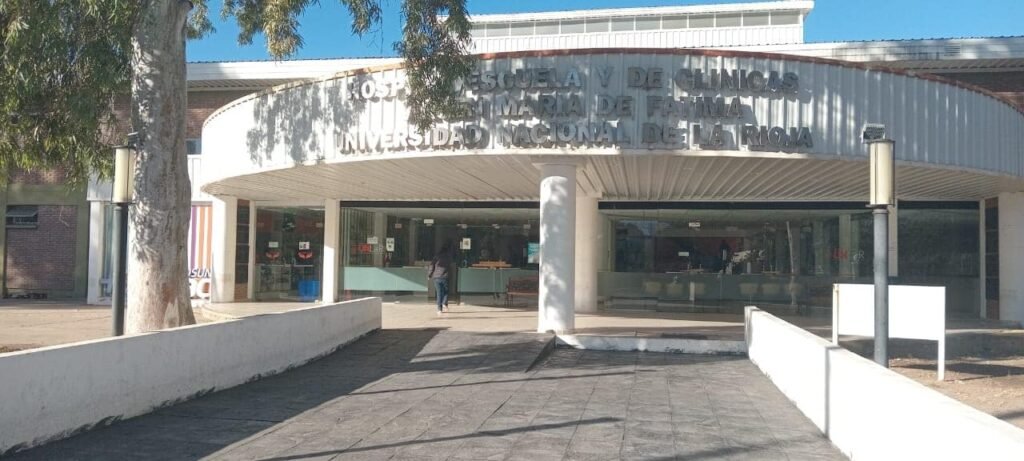 El cierre del Hospital de Clínicas cumple dos meses y sigue el conflicto 1 449683249 966503435483211 7398689496026934731 n 1