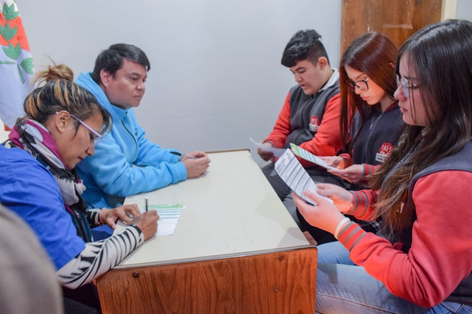 Agentes sanitarios visitan escuelas para inscribir a estudiantes que quieran vacunarse contra el dengue IMG 20240725 WA0053