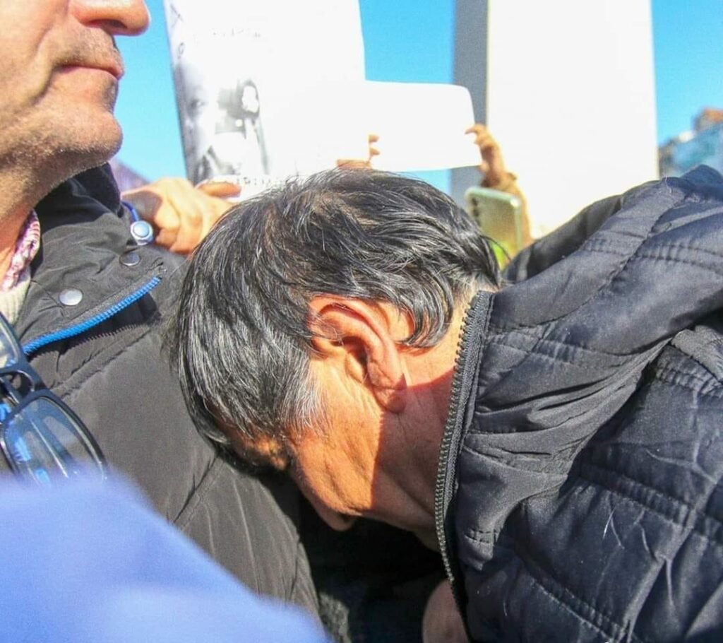 Realizaron marcha por Loan en el Obelisco y el padre del niño se descompensó WhatsApp Image 2024 07 12 at 8.26.27 AM