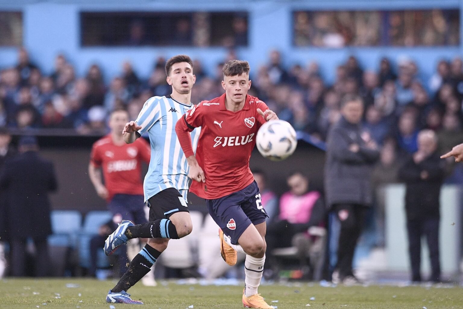 Racing empató en el clásico de Avellaneda ante Independiente y no pudo quedar como líder de la Liga Profesional 20240825 200932
