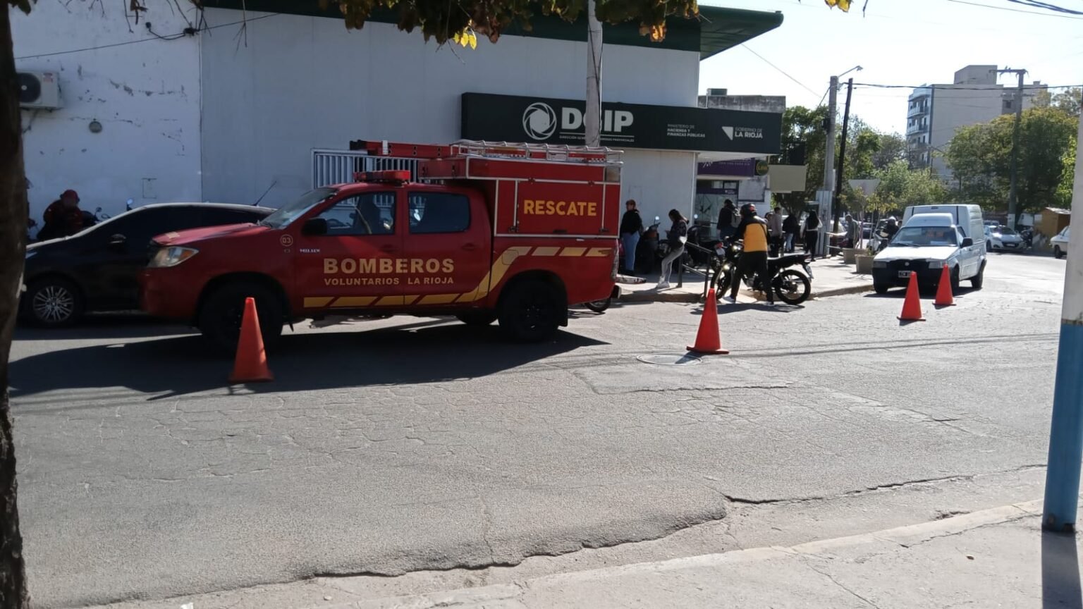 Adulta mayor cayó cuando caminaba por una vereda y sufrió lesiones WhatsApp Image 2024 08 13 at 12.09.56 PM