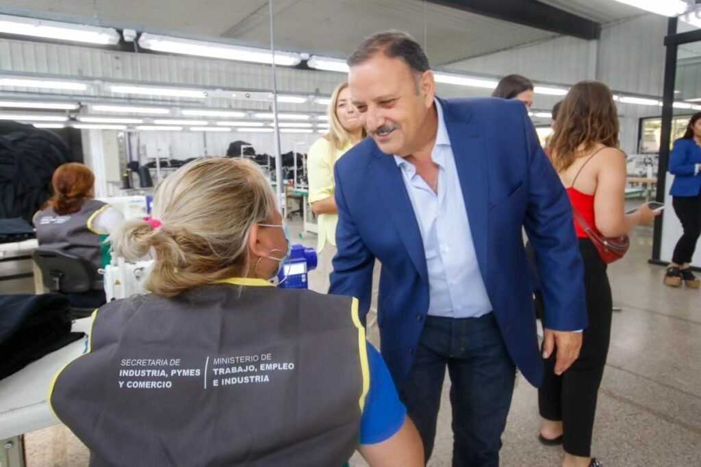 Quintela apuesta a que «el Parque Industrial siga activo para cuidar los puestos de trabajo» 457503305 1058764645609571 8583150999059091182 n