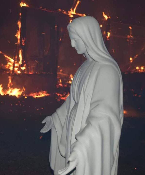 La imagen de una Virgen quedó intacta en medio del incendio en Córdoba 1 461026546 27660592830206508 821437127479191247 n