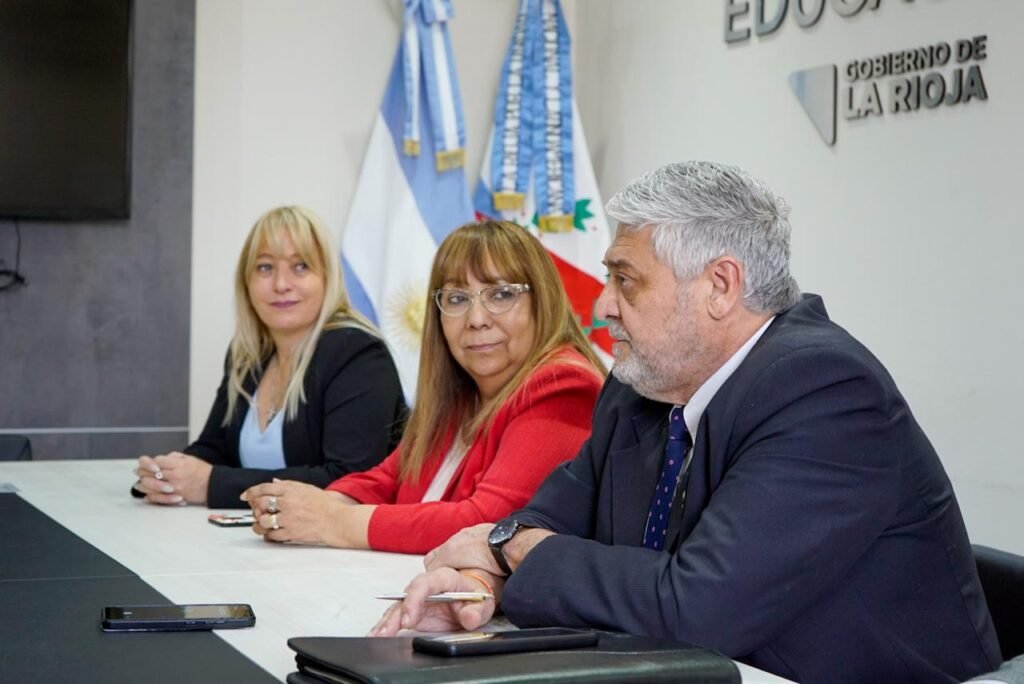 Estudiantes de Escuelas Técnicas realizarán prácticas profesionalizantes intensivas en Hilados SA WhatsApp Image 2024 09 10 at 3.21.11 PM