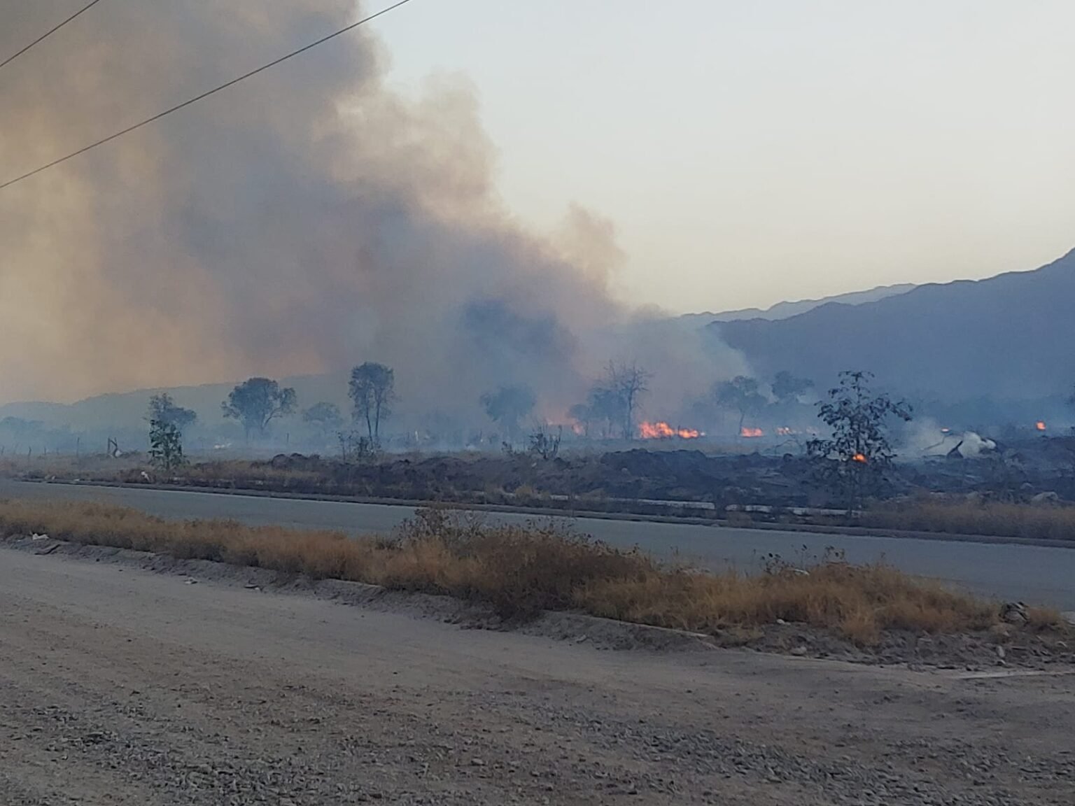 Piden precaución para circular en zona del incendio en barrio Las Talas: hay viviendas evacuadas WhatsApp Image 2024 09 19 at 7.10.16 PM
