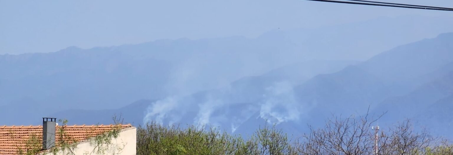 Activan trabajos en el Cordón del Velasco por la presencia de columnas de humo WhatsApp Image 2024 09 26 at 4.39.44 PM