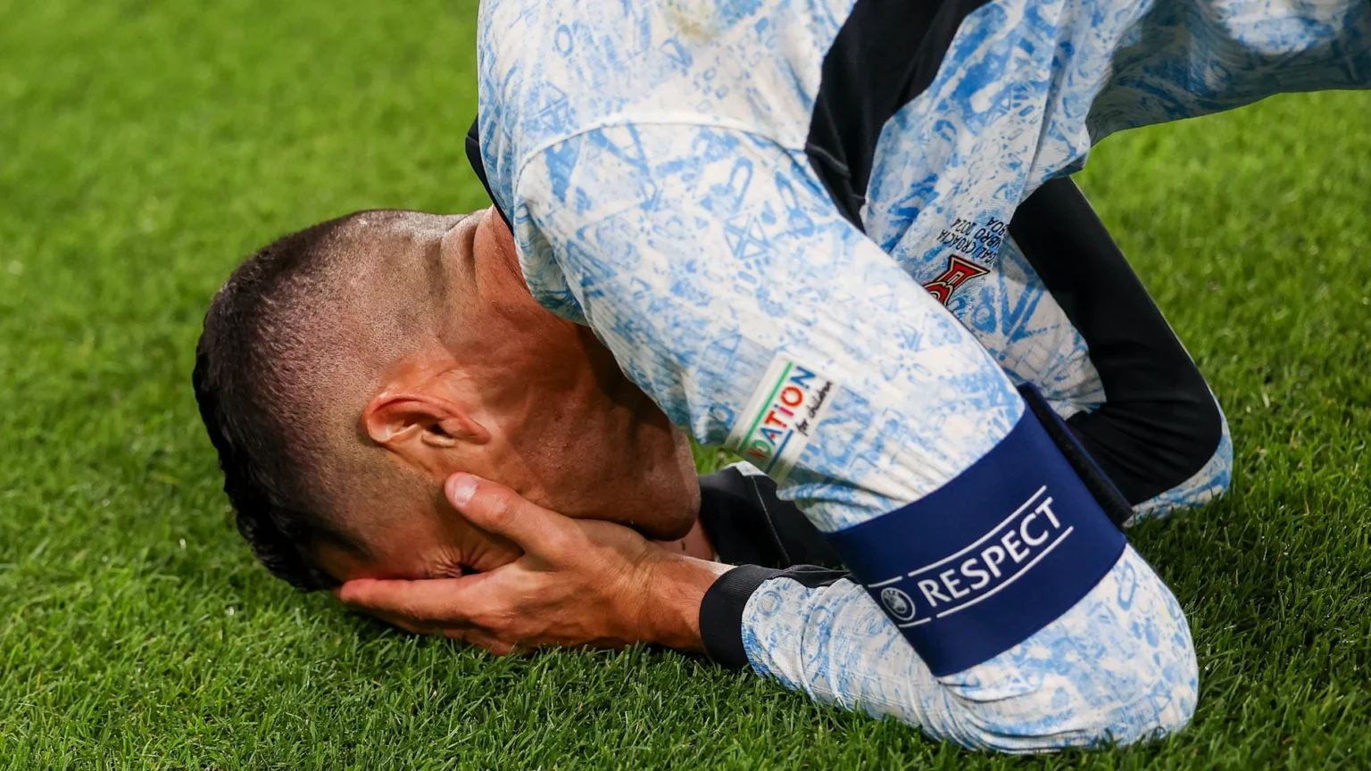 cristiano ronaldo celebra gol 900 98